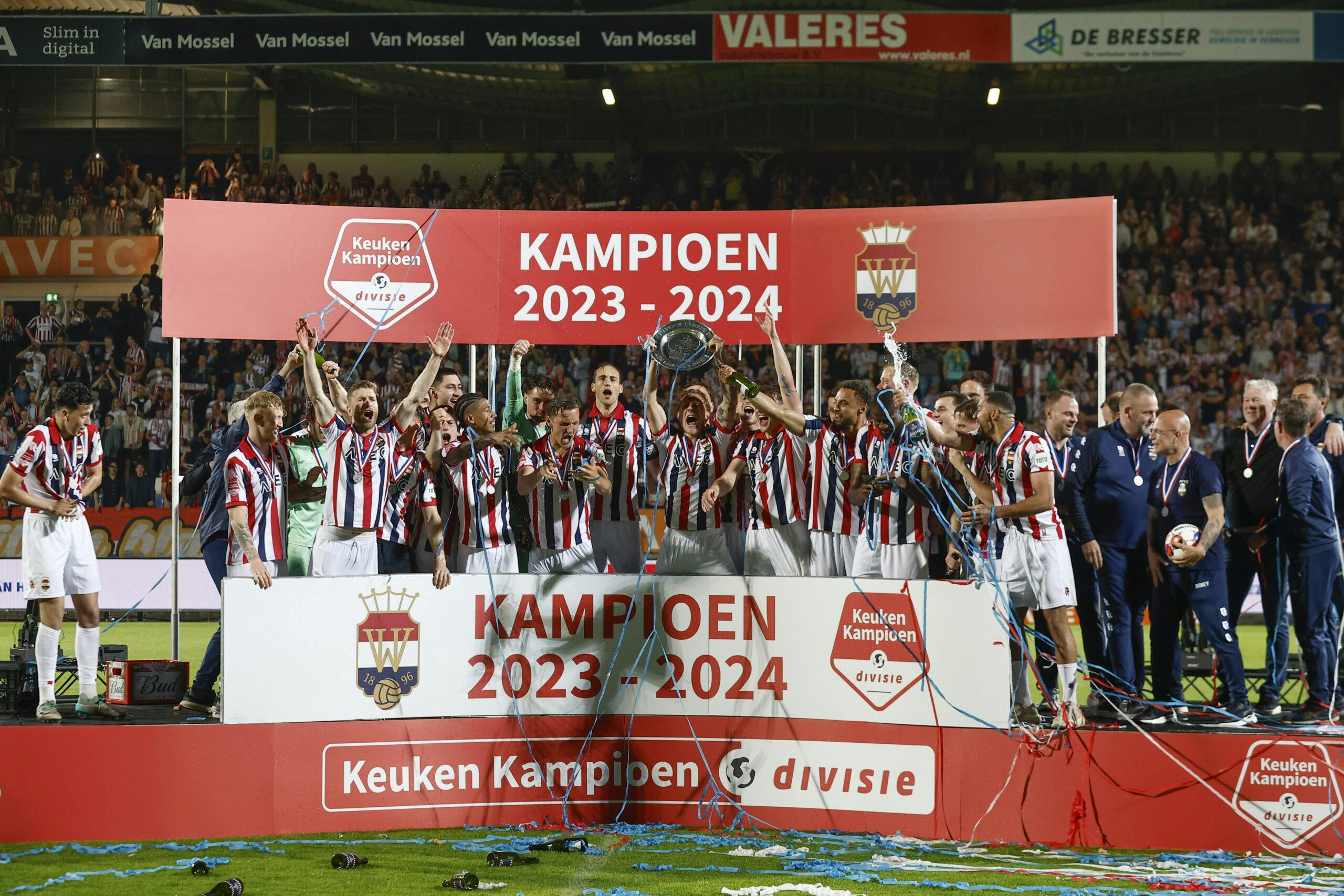 Cover Image for Willem II keert op eigen kracht als kampioen terug in de Eredivisie