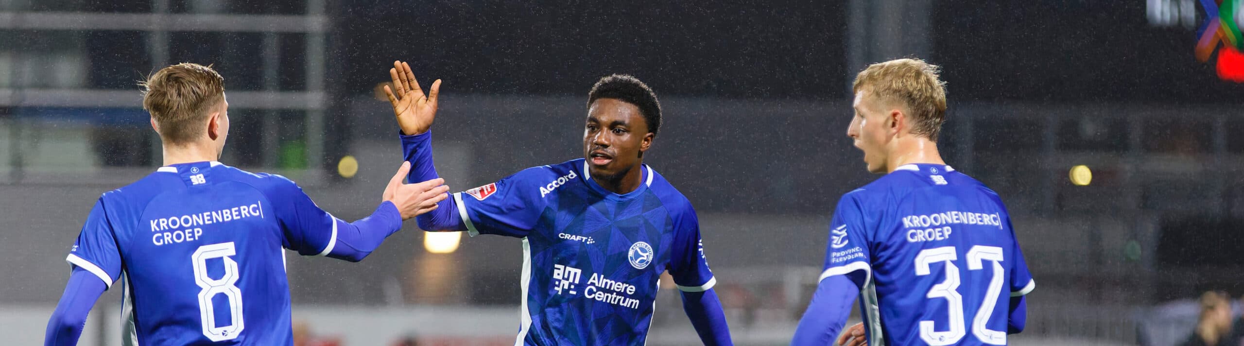 Cover Image for Gouden ingreep van Rijsdijk levert wisselvallig Almere broodnodige overwinning op