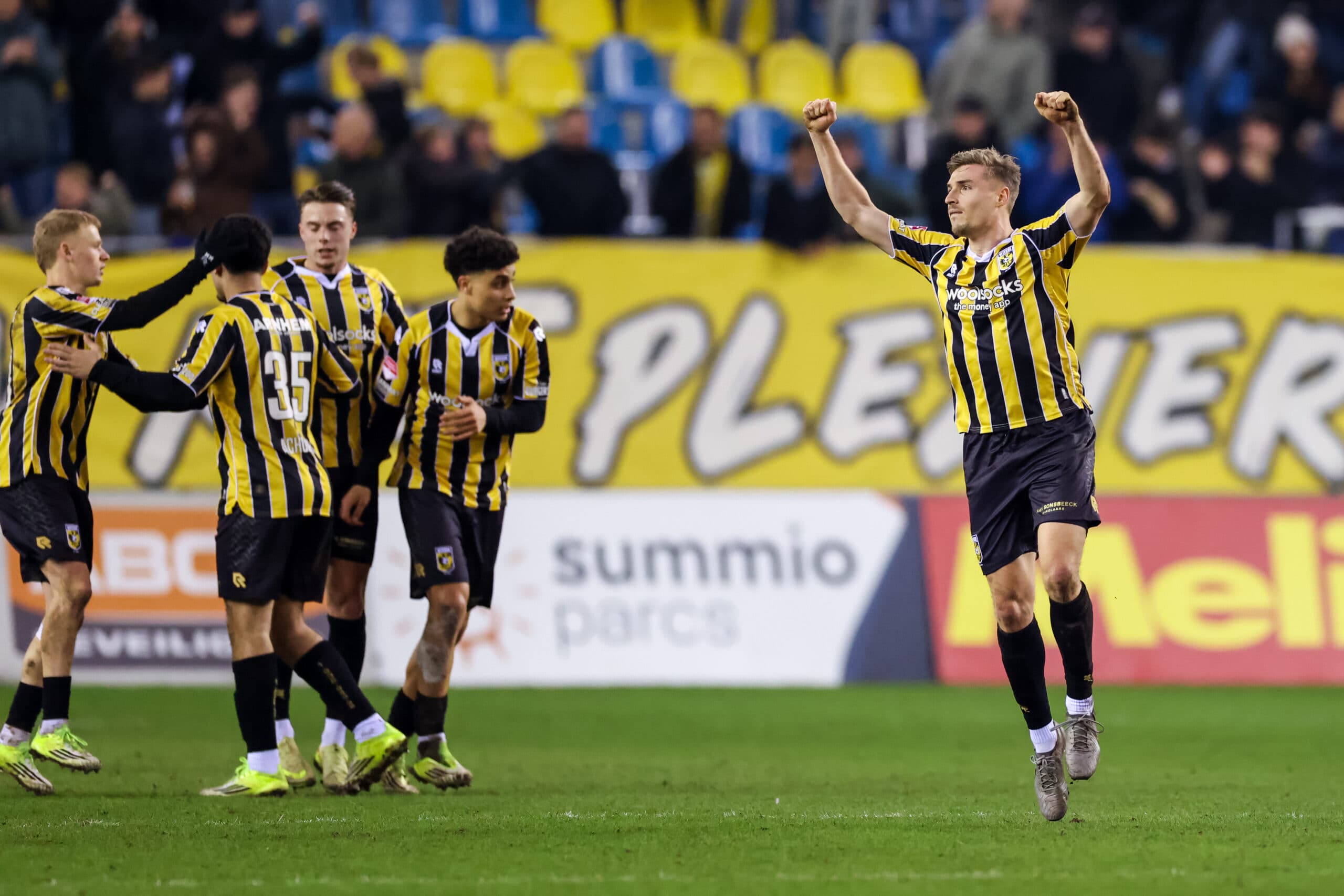Cover Image for Vitesse pakt punt in spektakelduel tegen VVV-Venlo